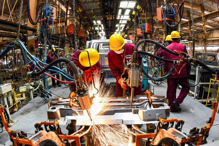 Kitajski proizvodni PMI se je avgusta znižal na 50,1